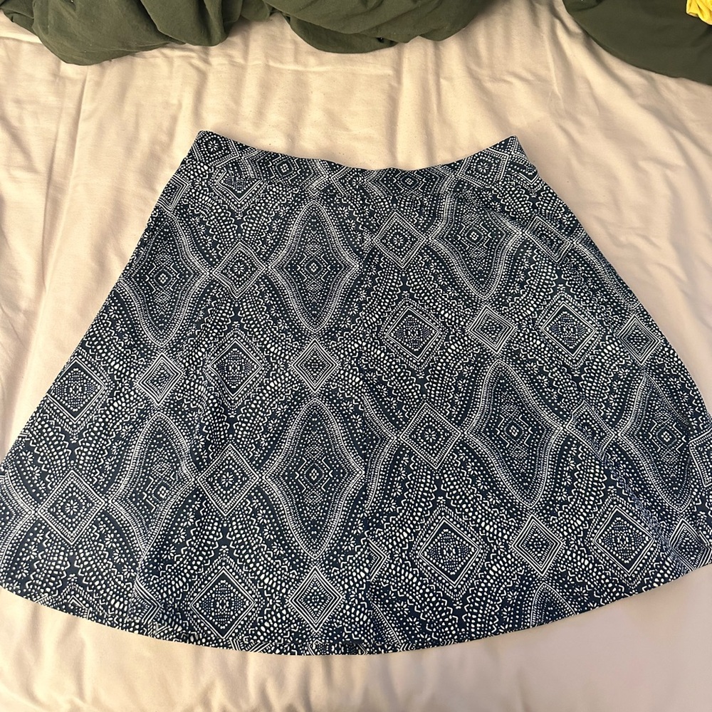 H&M patterned skirt - size M